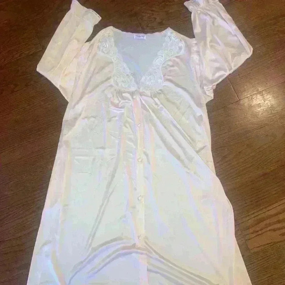 Vintage Vanity Fair Day Gown Silky Robe Size Large Made in the USA - Picture 8 of 8